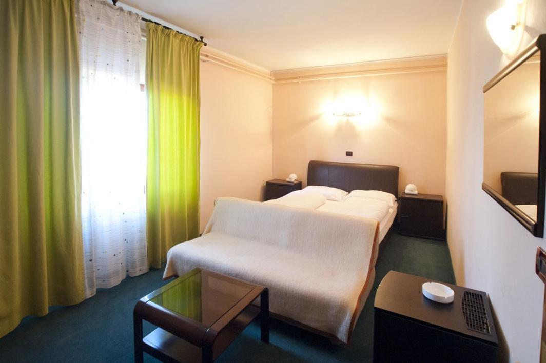 Hotel Zephyr - Plovanija بوجي الغرفة الصورة