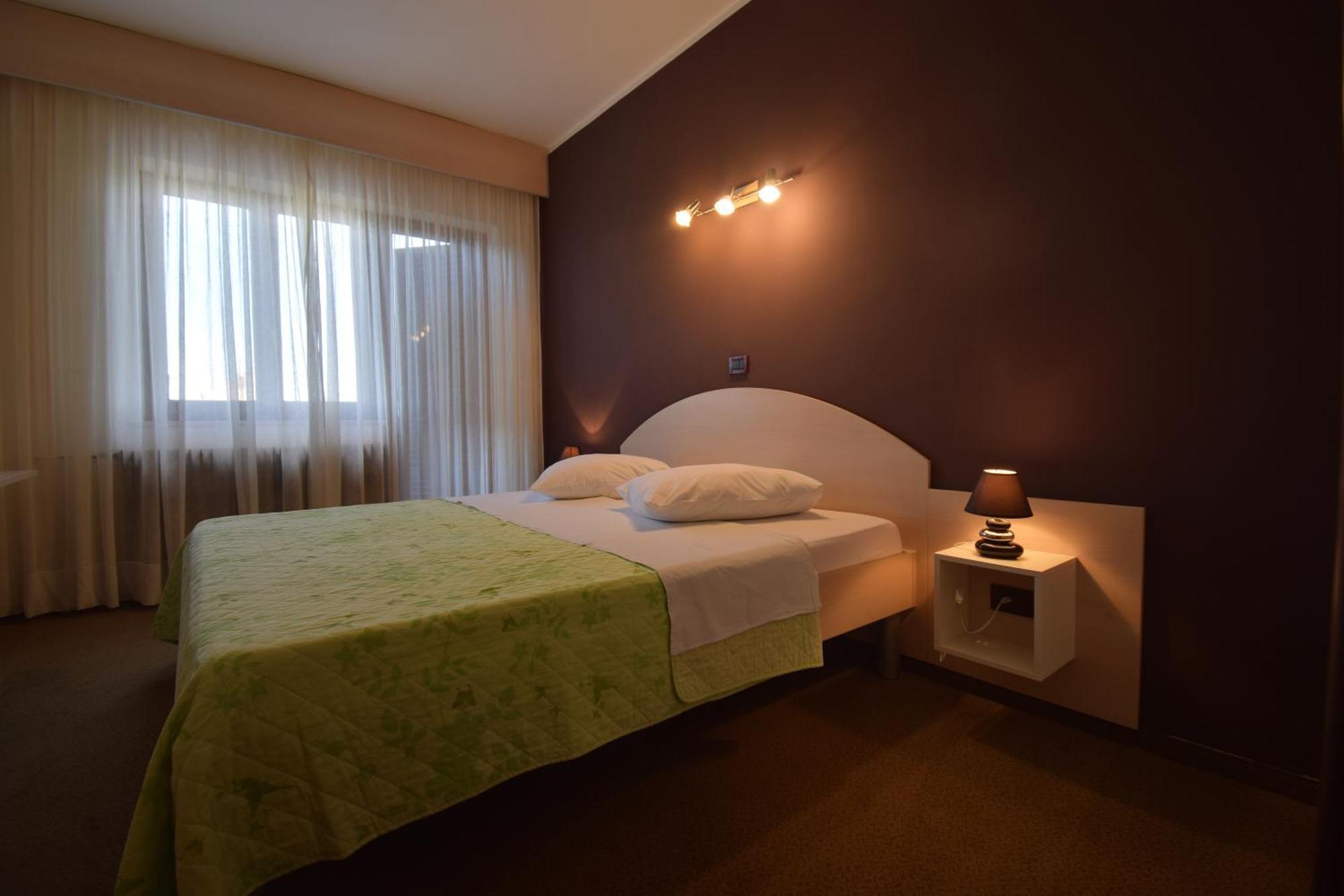 Hotel Zephyr - Plovanija بوجي المظهر الخارجي الصورة